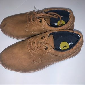 NAUTICA Boys Camel Brown Dress Sneaker Shoes Size 1 Pre-owned Great Condition